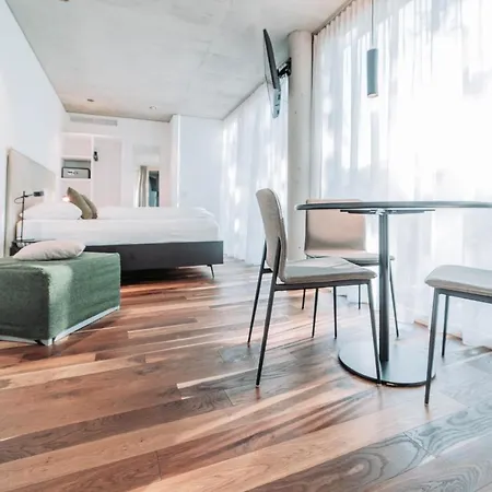 Blackhome South I Contactless Check-in 公寓式酒店