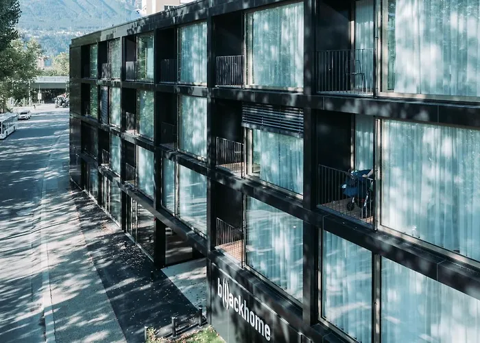 Blackhome South I Contactless Check-in Апарт-готель